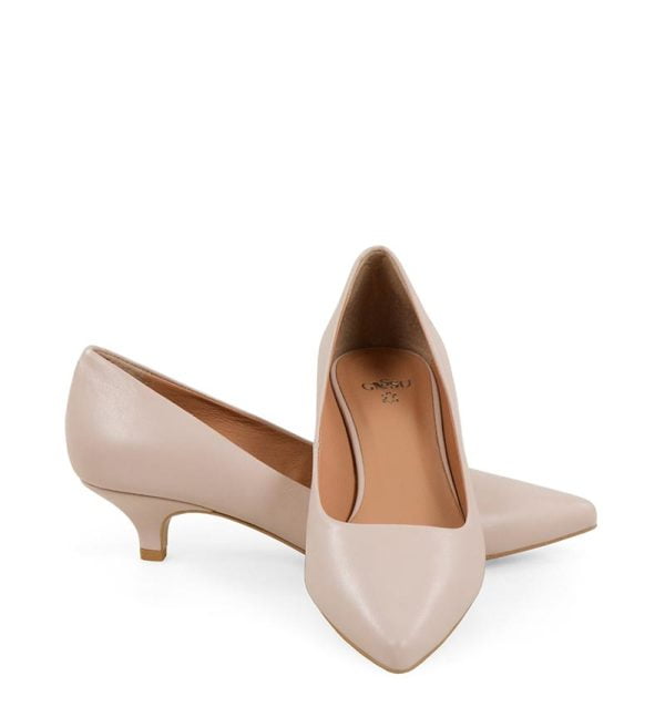 MICHELLE od GASSU Czółenka na niskiej szpilce w odcieniu pudrowego różu - z przodu