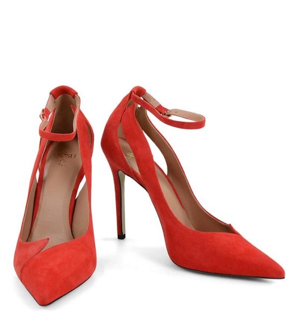 czerwone szpilki zamszowe TESS z paskiem nad kostką - z przodu