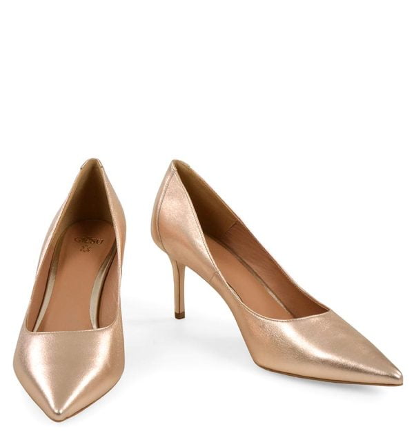 VICTORIA od GASSU złote szpilki niskie buty na wesele - z przodu