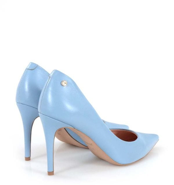 Błękitne szpilki licowe - po skosie