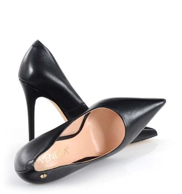 0105-2_4 VENEZIA czarne szpilki licowe - z przodu