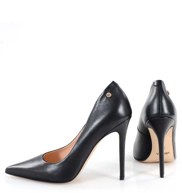 0105-2_5 VENEZIA czarne szpilki licowe - z tyłu