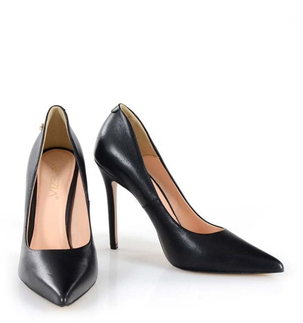 0105-2_6 VENEZIA czarne szpilki licowe - z przodu