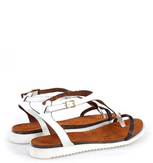 Sandałki skórzane na płaskim japonki - po skosie