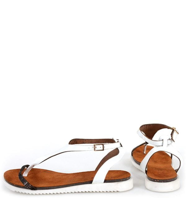 Sandałki skórzane na płaskim japonki - z tyłu