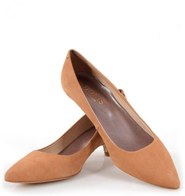 Niskie czółenka brązowe zamszowe - z przodu