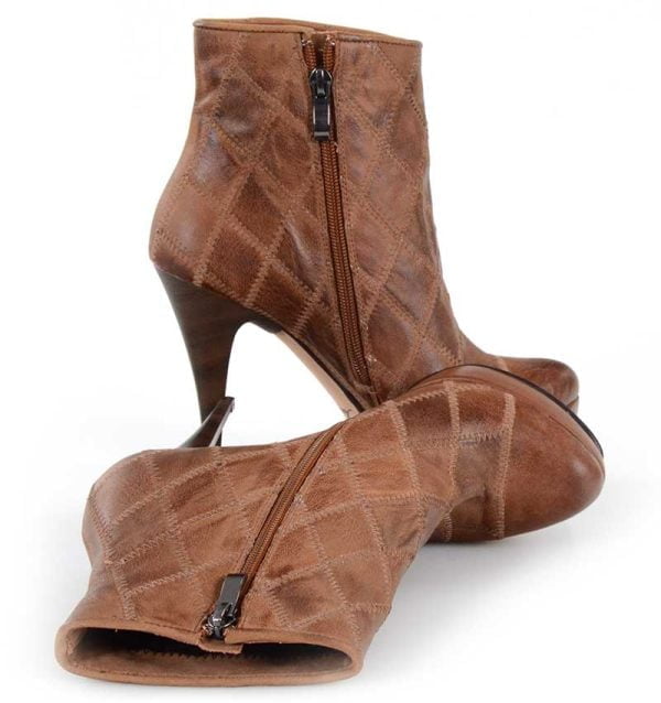 374-3B-4 Brązowe botki za kostkę - bokiem