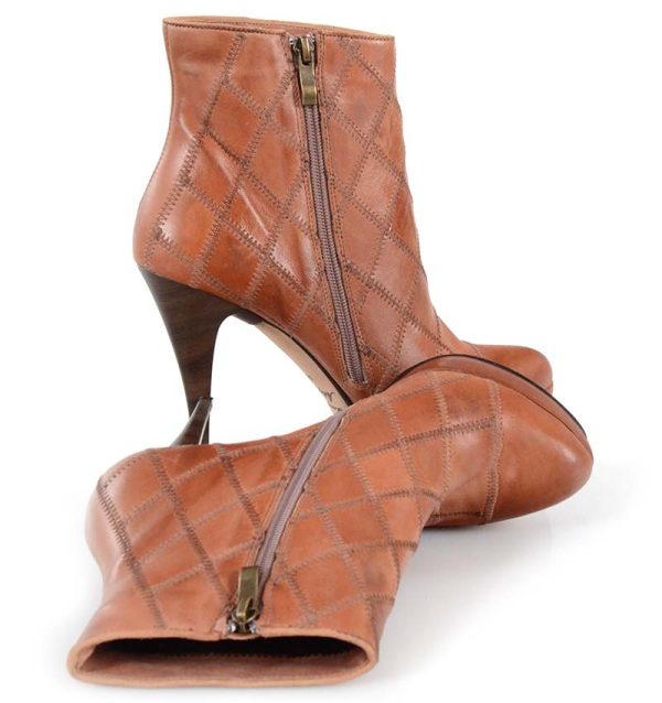 jasnobrązowe botki za kostkę - bokiem