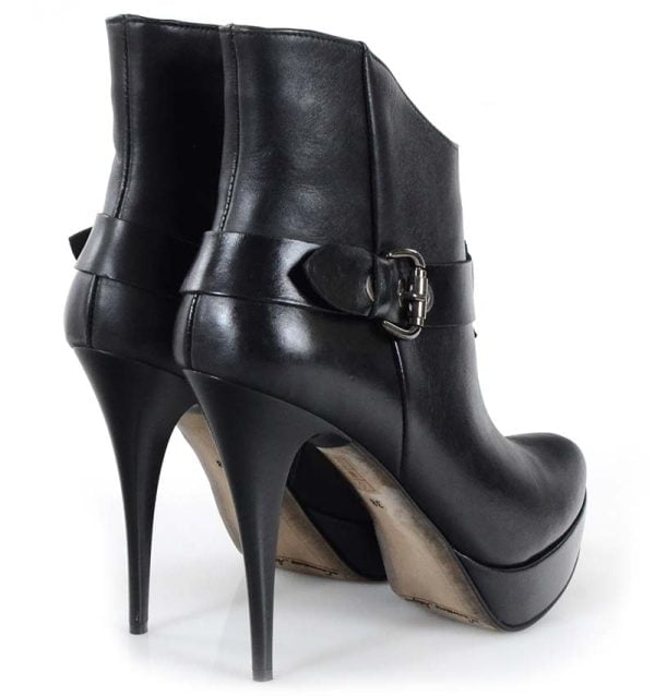 czarne botki na platformie i wysokim obcasie skórzane - po skosie