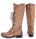 Kozaki sznurowane na płaskim obcasie - z tyłu