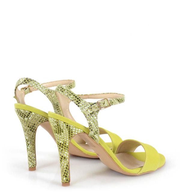 żółte sandałki na obcasie - po skosie