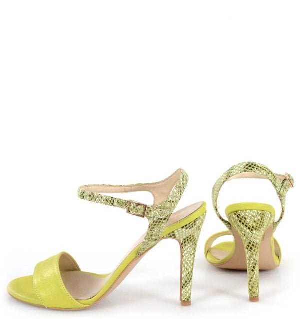 żółte sandałki na obcasie - z tyłu