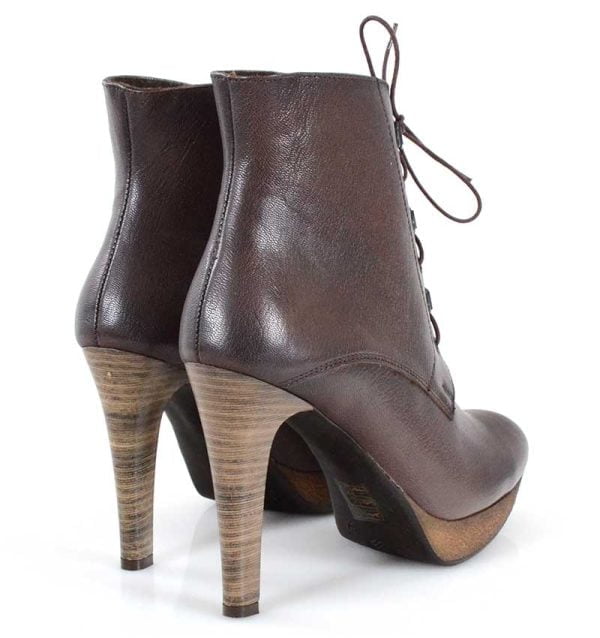 Brązowe botki za kostkę sznurowane - po skosie