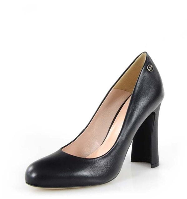 Czarne czółenka na słupku ze skóry licowej - po skosie