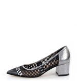 Ażurowe czarne czółenka na srebrnym słupku - bokiem