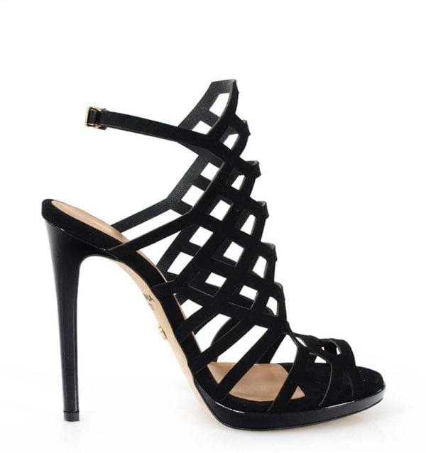 Czarne szpilki Parla to sandałki z wysoką cholewką - bokiem