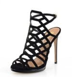 Czarne szpilki Parla to sandałki z wysoką cholewką - po skosie