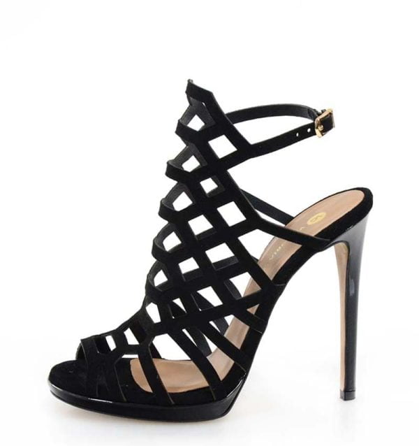 Czarne szpilki Parla to sandałki z wysoką cholewką - bokiem