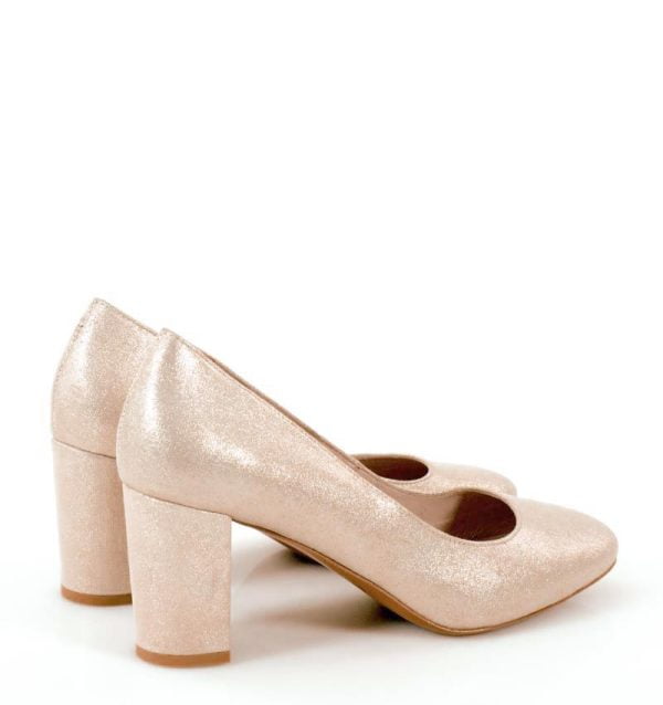 Czółenka na słupku NORMA w kolorze champagne - po skosie