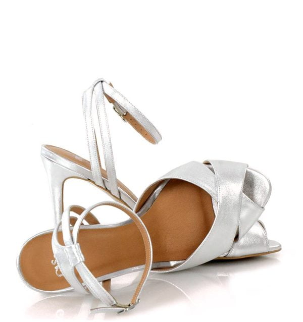 Srebrne szpilki CAROLYN - z przodu