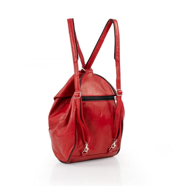 Czerwony plecak damski ze skóry naturalnej - z tyłu