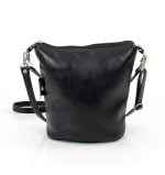 torebka damska, listonoszka, w kolorze czarnym - z przodu