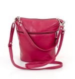 Różowa listonoszka skórzana z owalnym dnem - z tyłu