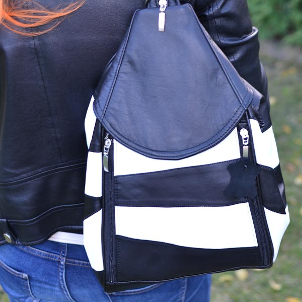 Plecak biało - czarny - z przodu