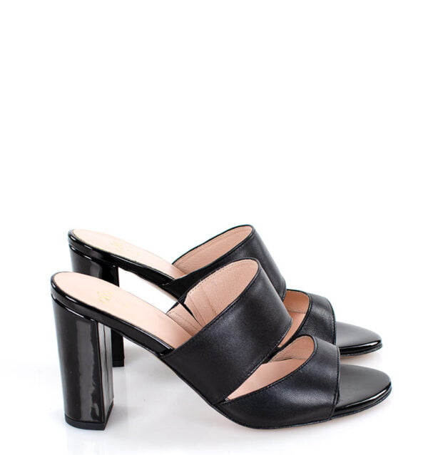 GASSU Klapki LUNA - Czarne klapki na słupku - bokiem